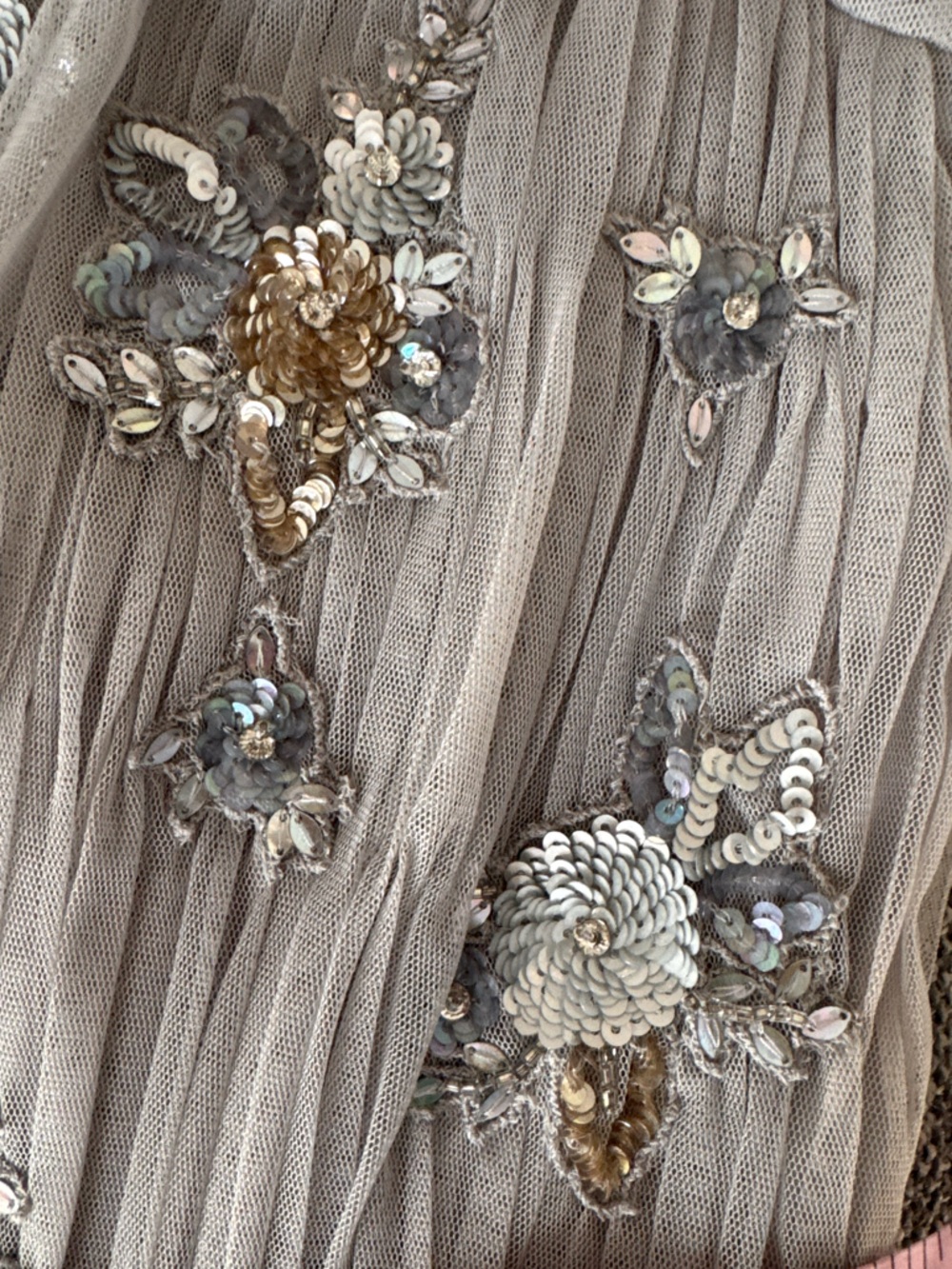 NEW MAC DUGGAL
Gray Ruffle Tiered Embellished Flutter Sleeve Gown Sz: 14 #9068 - Picture 5 of 10